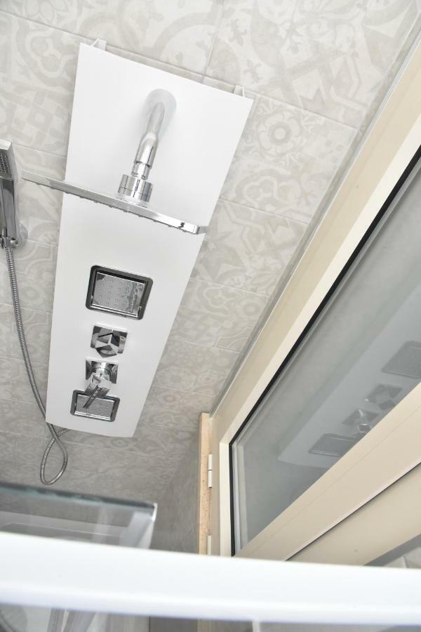 B&B Arzeria กาวัลลีโน ดิ เลชเช ภายนอก รูปภาพ